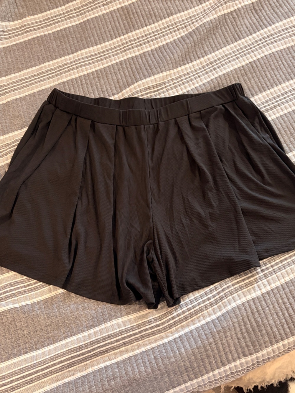 NWOT Cider Women’s Plus Size 4x Black Ribbed Flowy Shorts